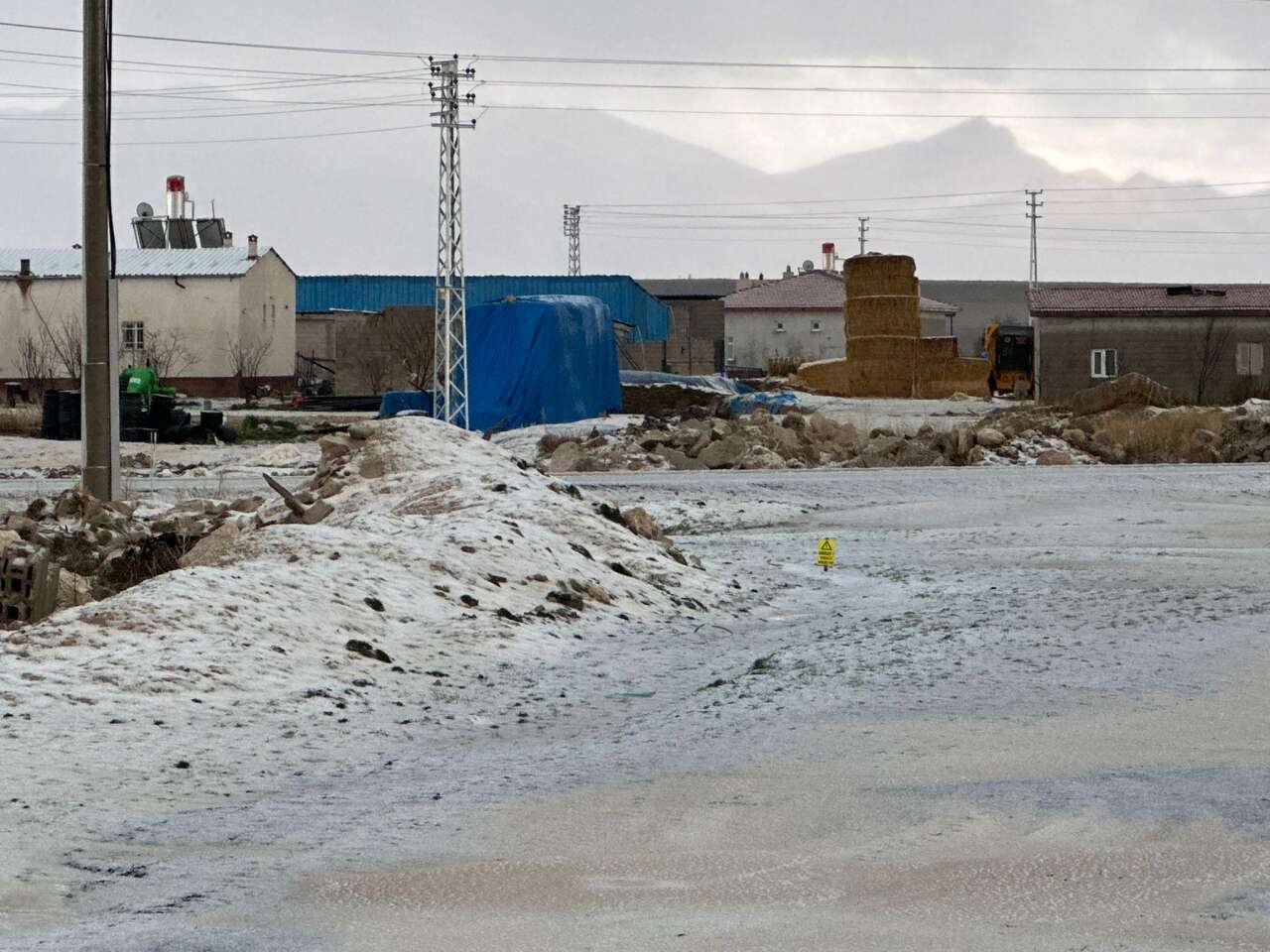 Konya’da etkili olan yağmur yerini dolu yağışına bıraktı 9